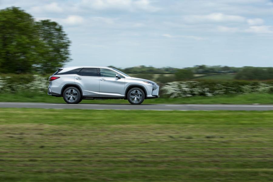  Lexus RX450hL 2018 года  (UK) (фото 25 из 38)